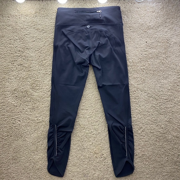 Lululemon Black Ruched Leggings - Size 6 - Picture 2 of 5